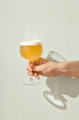 Non-alcoholic craft beer