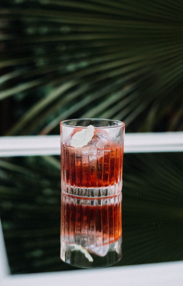 Tom Collins fizz cocktail